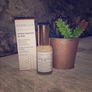 FARMACY HONEYMOON GLOW AHA Resurfacing Night Serum